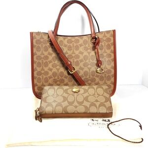 COACH C3889 Tyler Carryall 28 in Signature Canvas Classic Coach & Zip Wallet